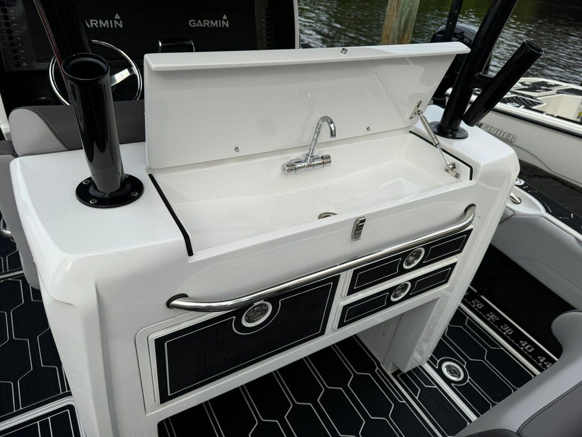 Продажа яхты - 2024