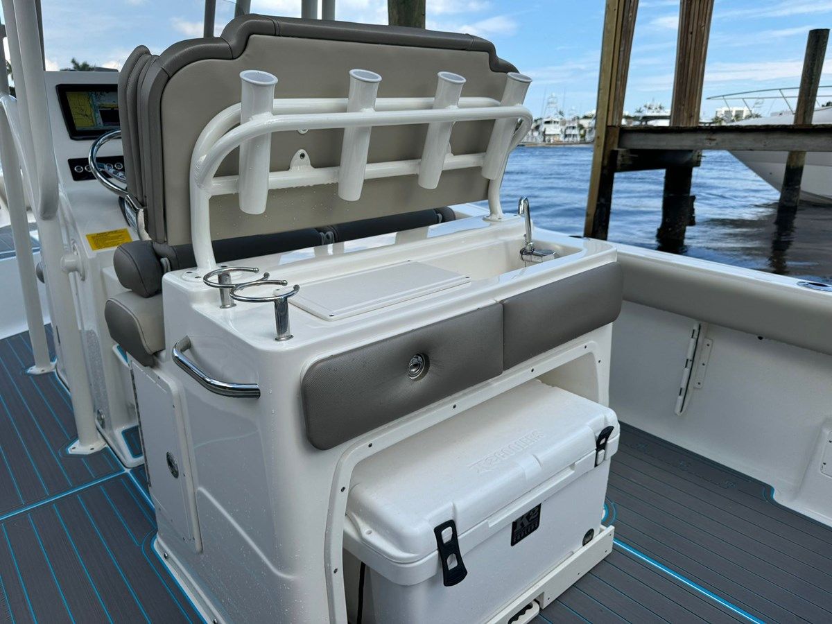 Buy a - 239 FS at Shestakov Yacht Sales