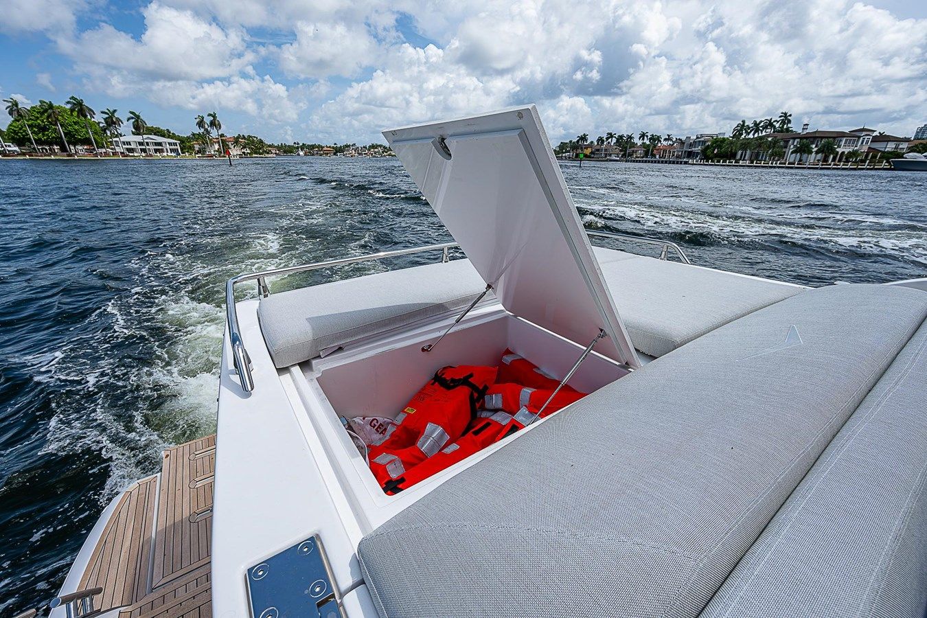 the best price on 2022 Azimut S6 - Azimut Yachts