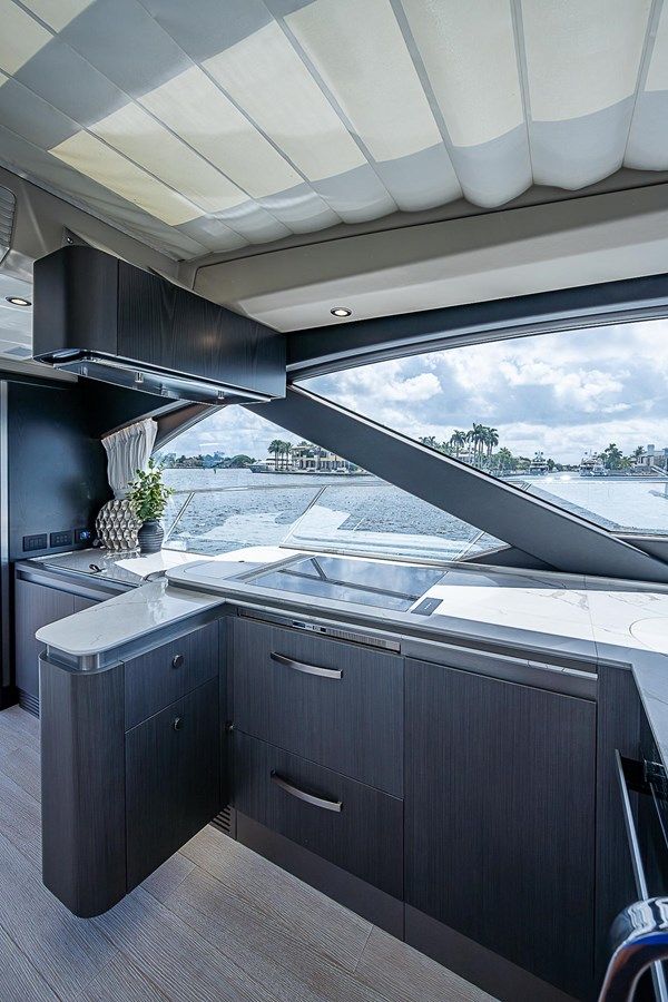best yacht sales deals 2022 Azimut S6
