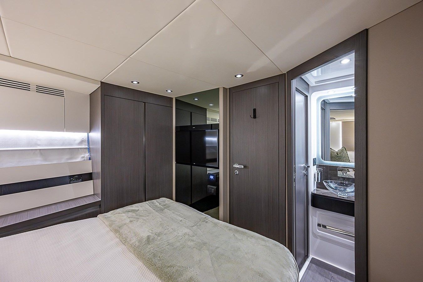 Buy a 2022 Azimut S6 2022 at Shestakov Yacht Sales
