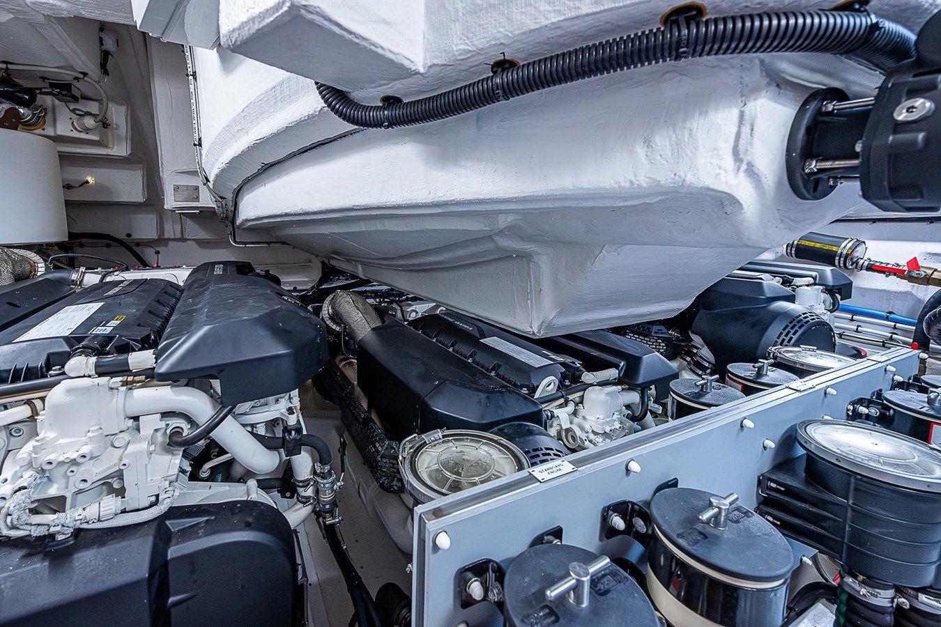 Buy a 2022 Azimut S6 S6 at Shestakov Yacht Sales
