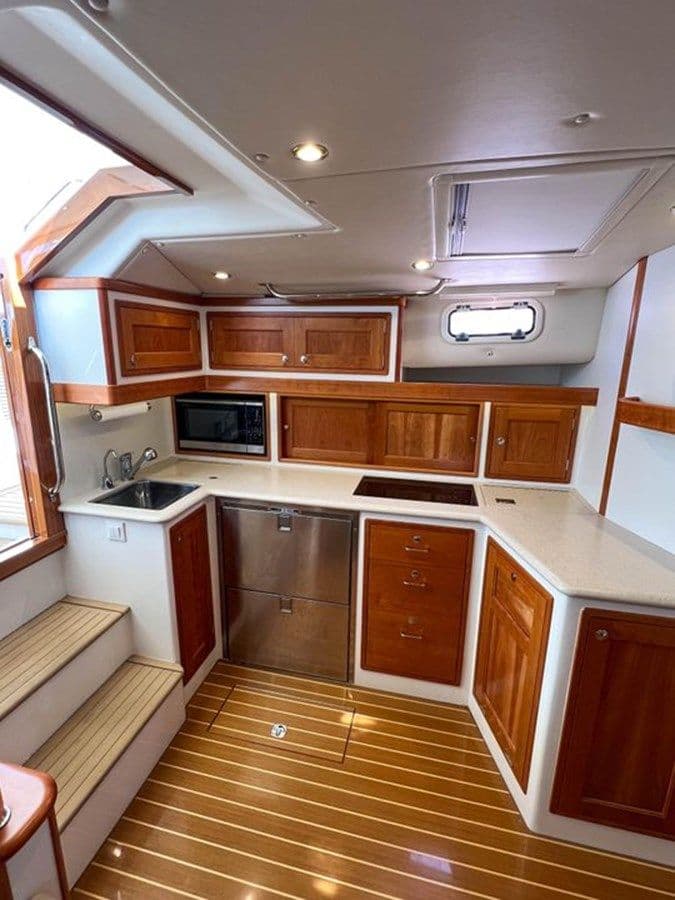 Купить яхту Highlander 2017 в Shestakov Yacht Sales