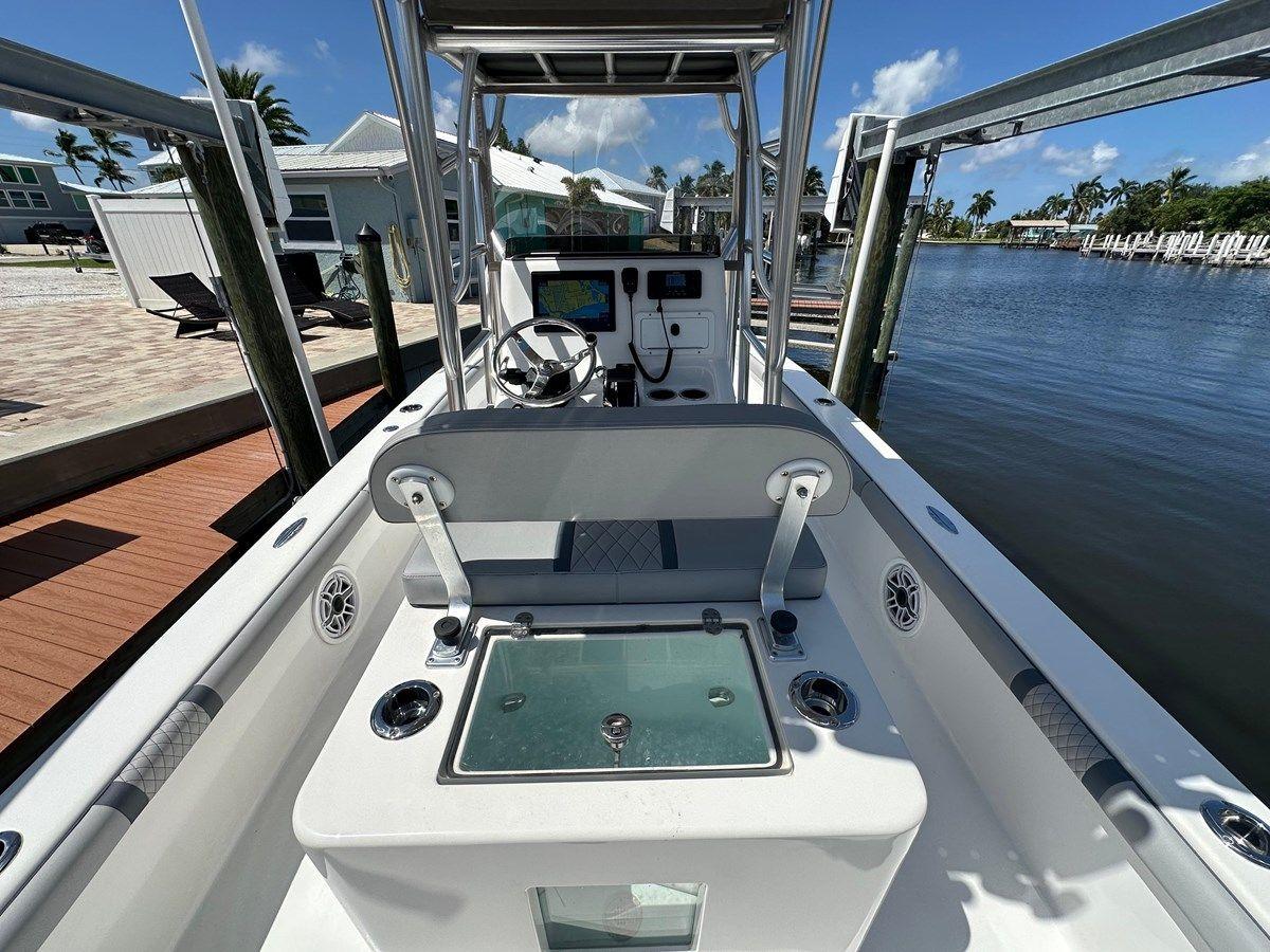 2024 Lake & Bay 25 Open 24