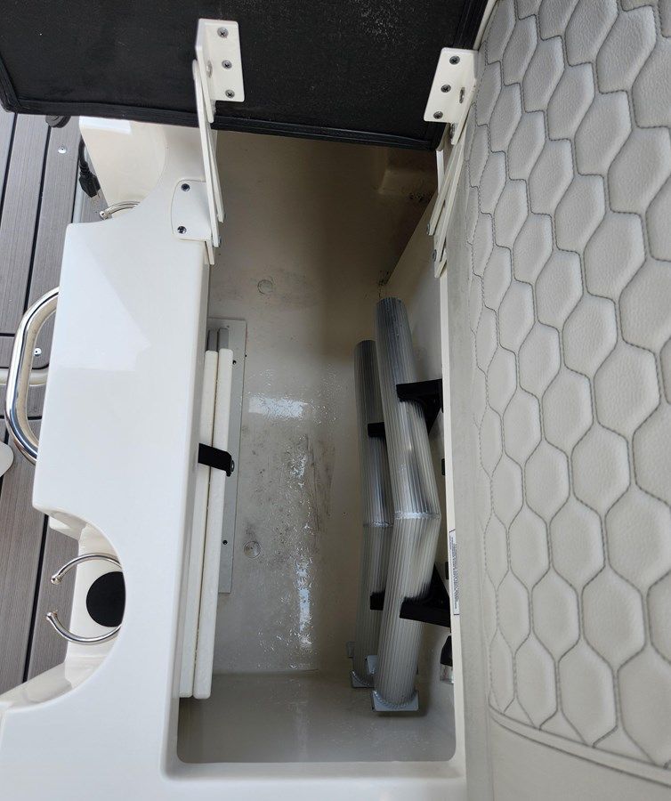 Лучшие предложения покупки яхты 2022 Sea Ray SDX 250 Outboard SDX 250 Outboard