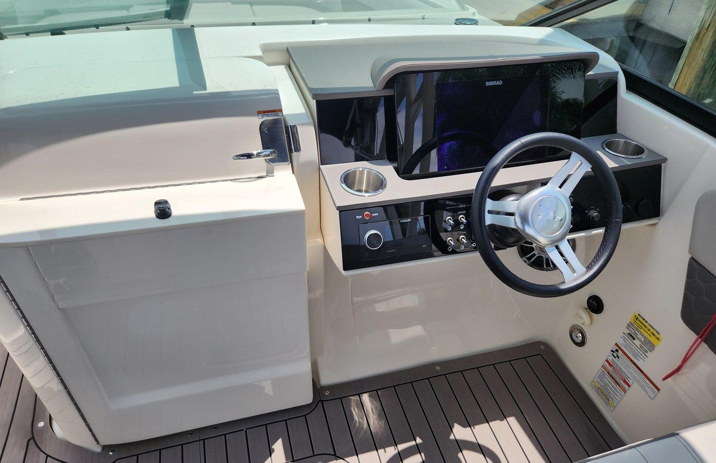 Лучшая цена на 2022 Sea Ray SDX 250 Outboard SDX 250 Outboard