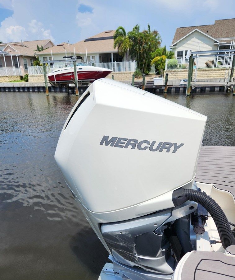 Стоимость яхты 2022 Sea Ray SDX 250 Outboard - SEA RAY