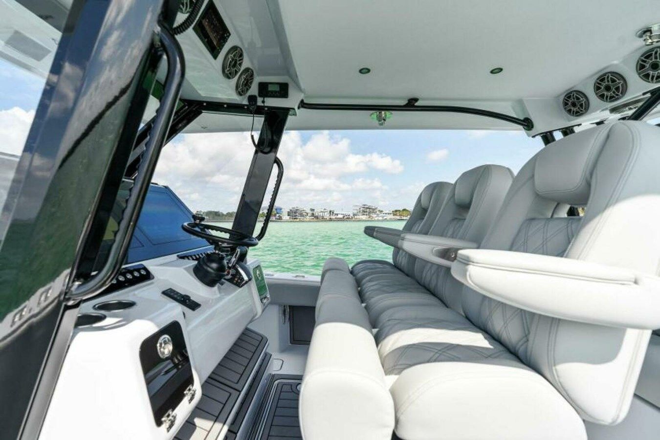Buy a yacht No Name 40 High Performance Cat