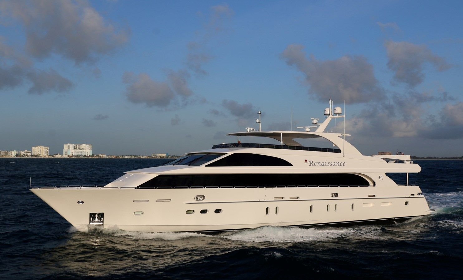 Buy a yacht Renaissance 116