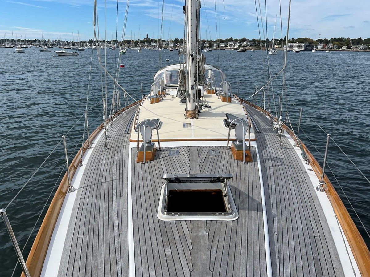 Купить яхту TRUE NORTH - LITTLE HARBOR в Shestakov Yacht Sales