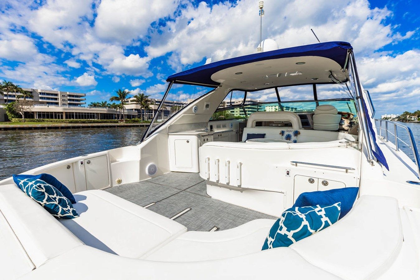 Buy a Endless Summer 600 Sun Sport at Shestakov Yacht Sales