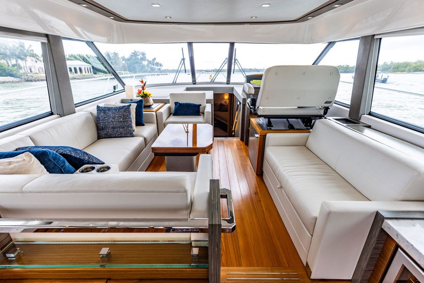 Buy a Irish Lady - Tiara at Shestakov Yacht Sales