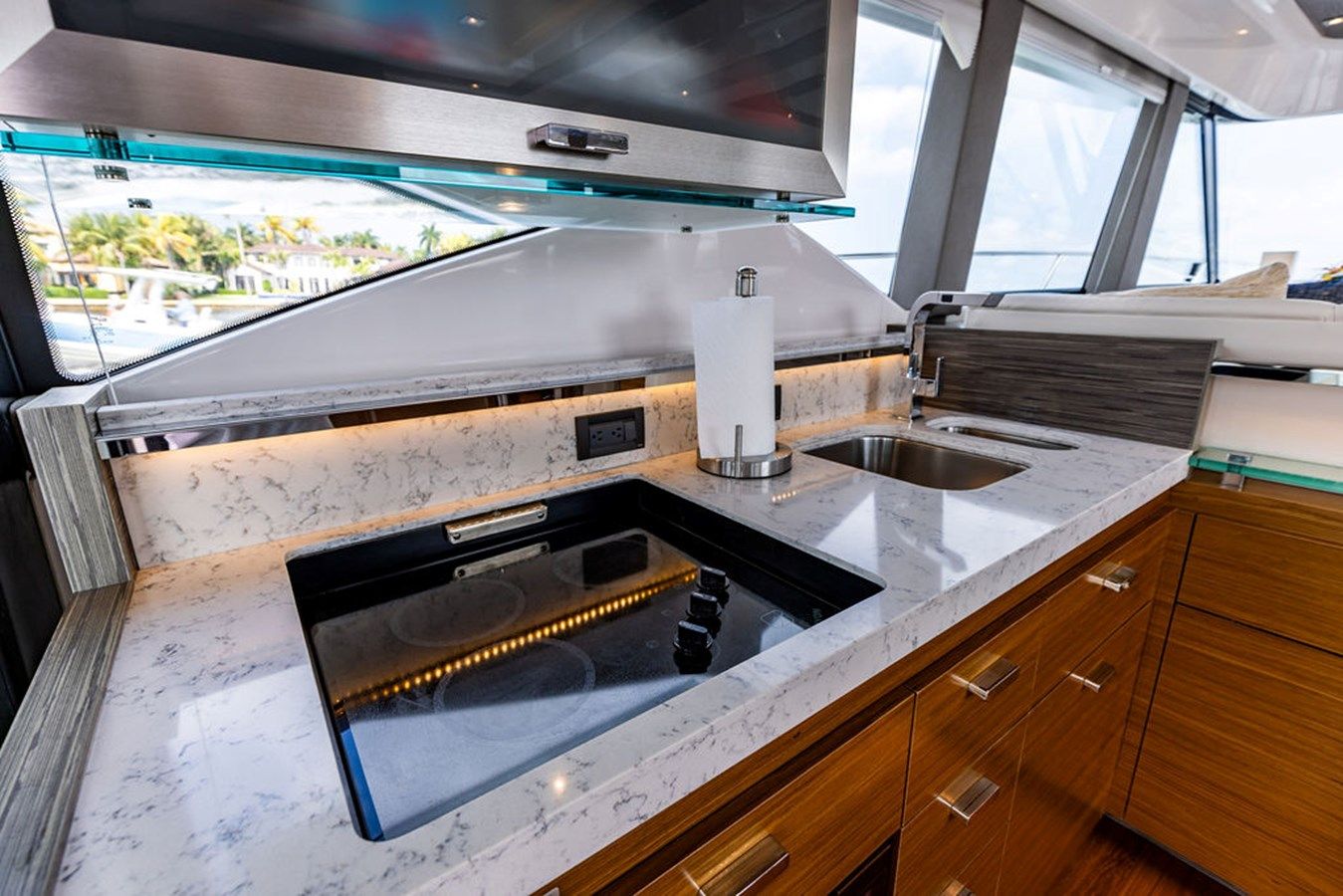 best yacht sales deals Irish Lady - Tiara