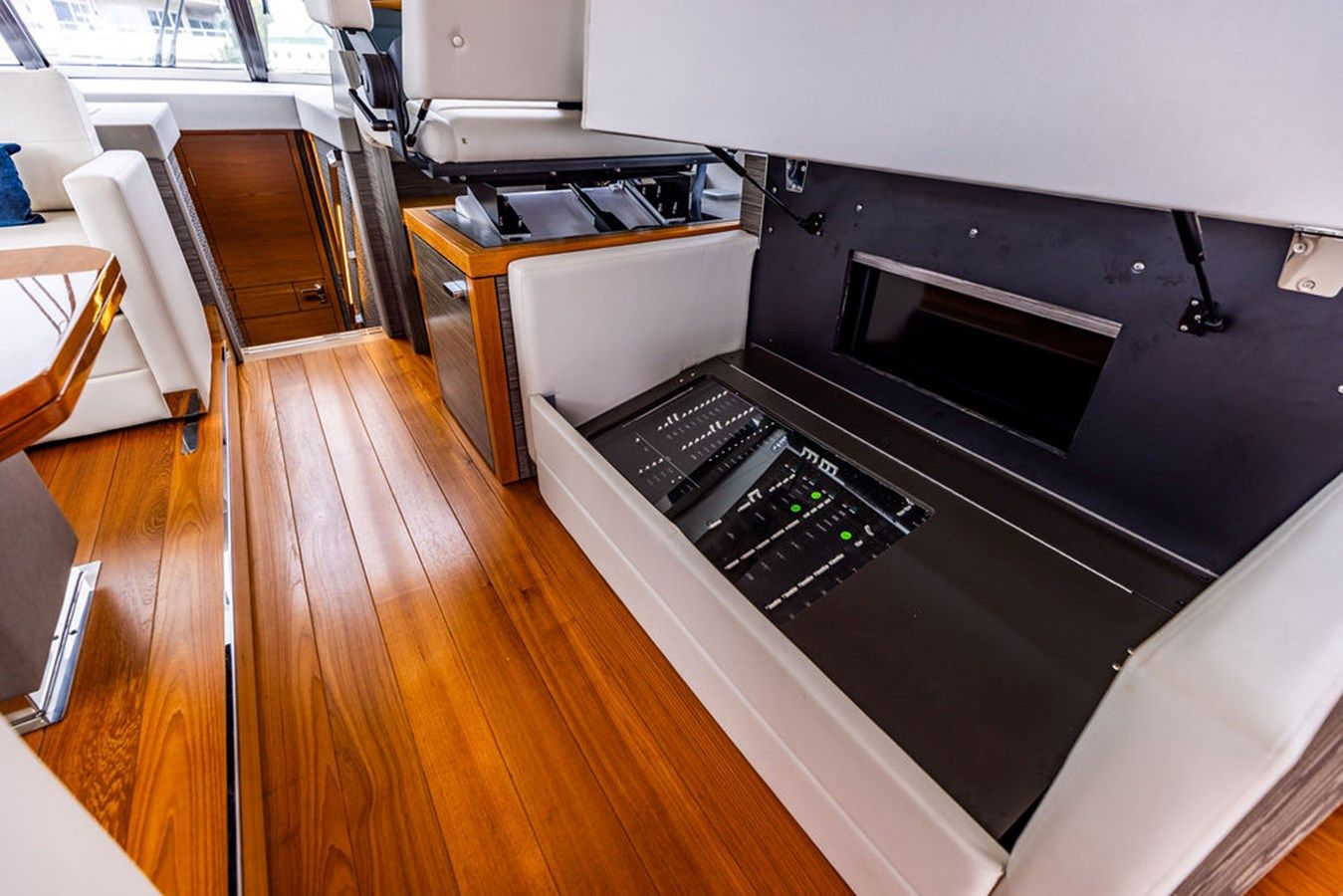 best yacht sales deals Irish Lady - Tiara