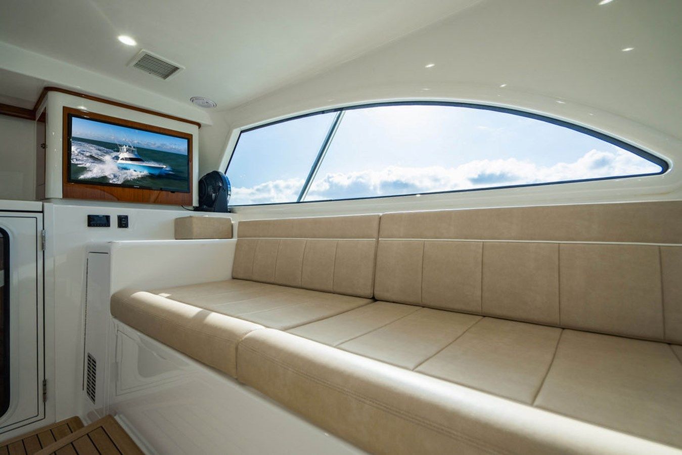 Buy a yacht Quality Time 2021