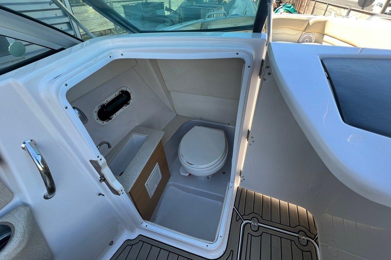 Buy a yacht FOUR WINNS - FOUR WINNS