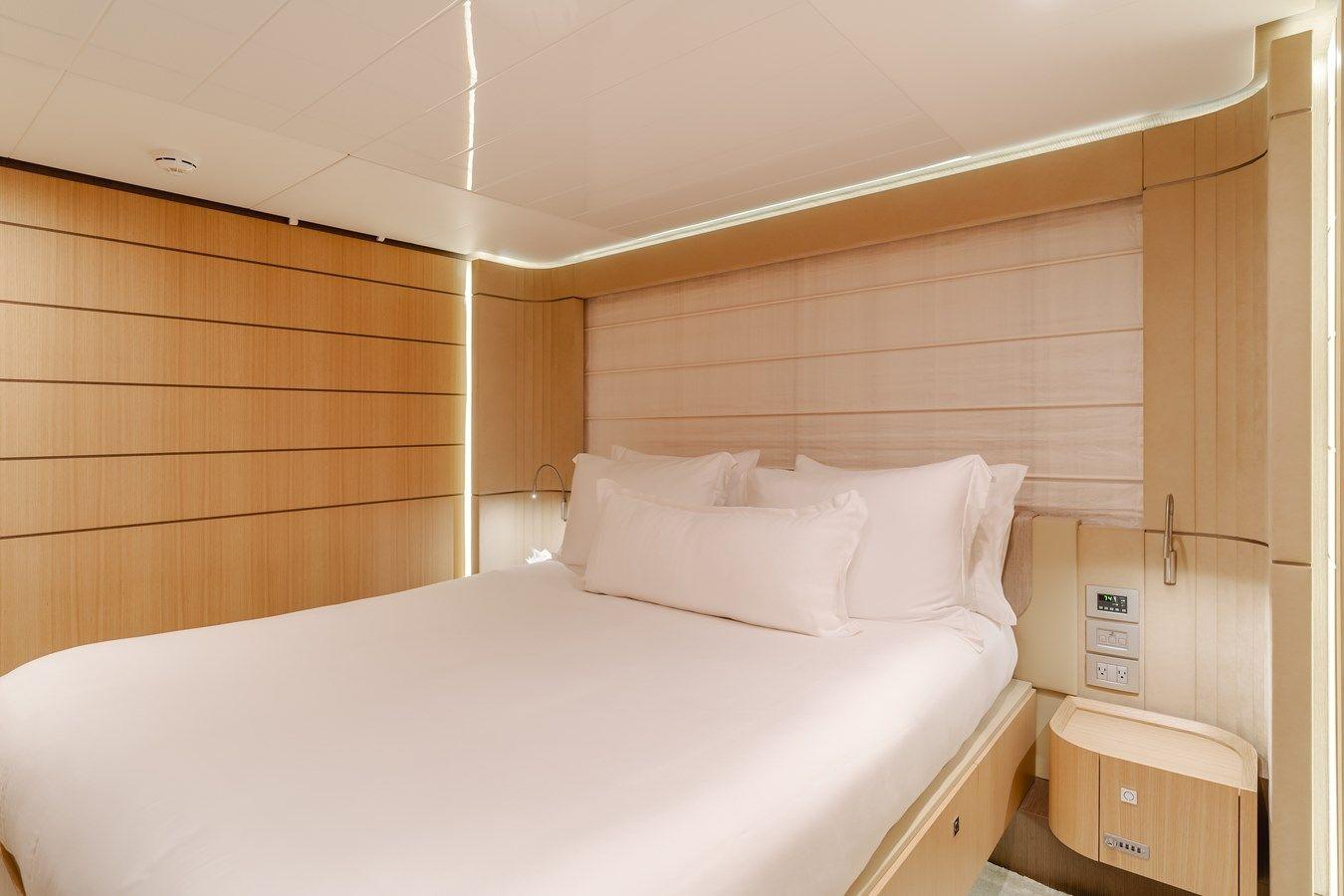 Купить SOL SHINE - Ferretti Yachts