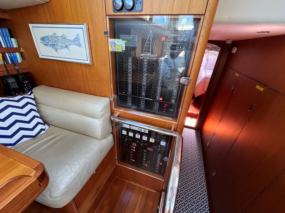 Стоимость яхты WEATHERLY