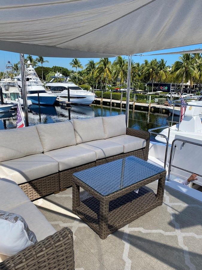 Купить яхту Victory - Hatteras в Shestakov Yacht Sales