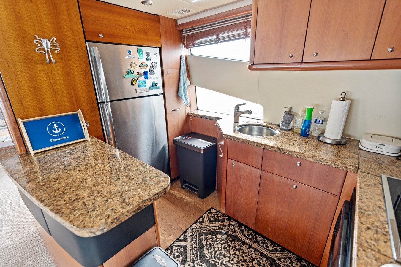 Продажа яхты PERSISTENCE - Sunseeker