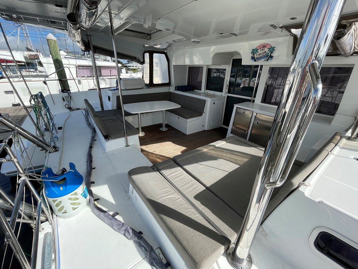 Стоимость яхты Stray Cats 2015