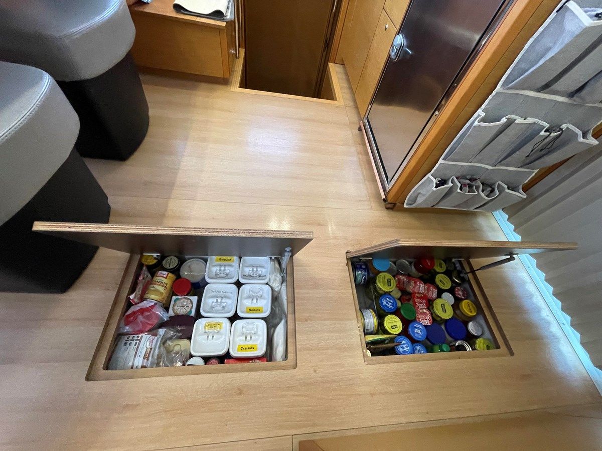 Купить яхту Stray Cats 450 F в Shestakov Yacht Sales