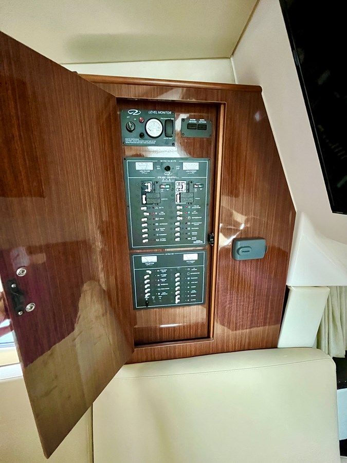 Стоимость яхты At Last 32 Express