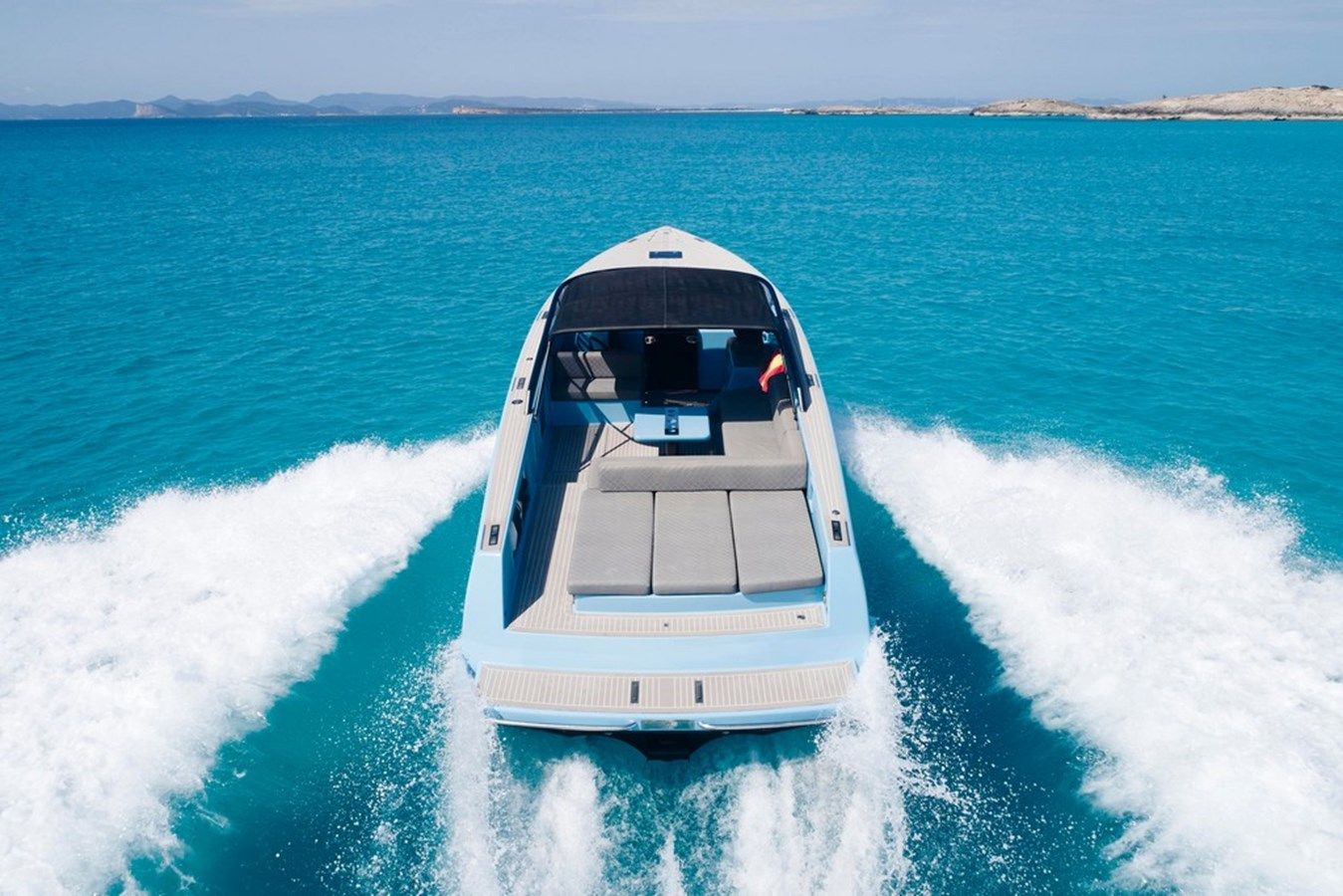 the best price on VANDUTCH 40 39