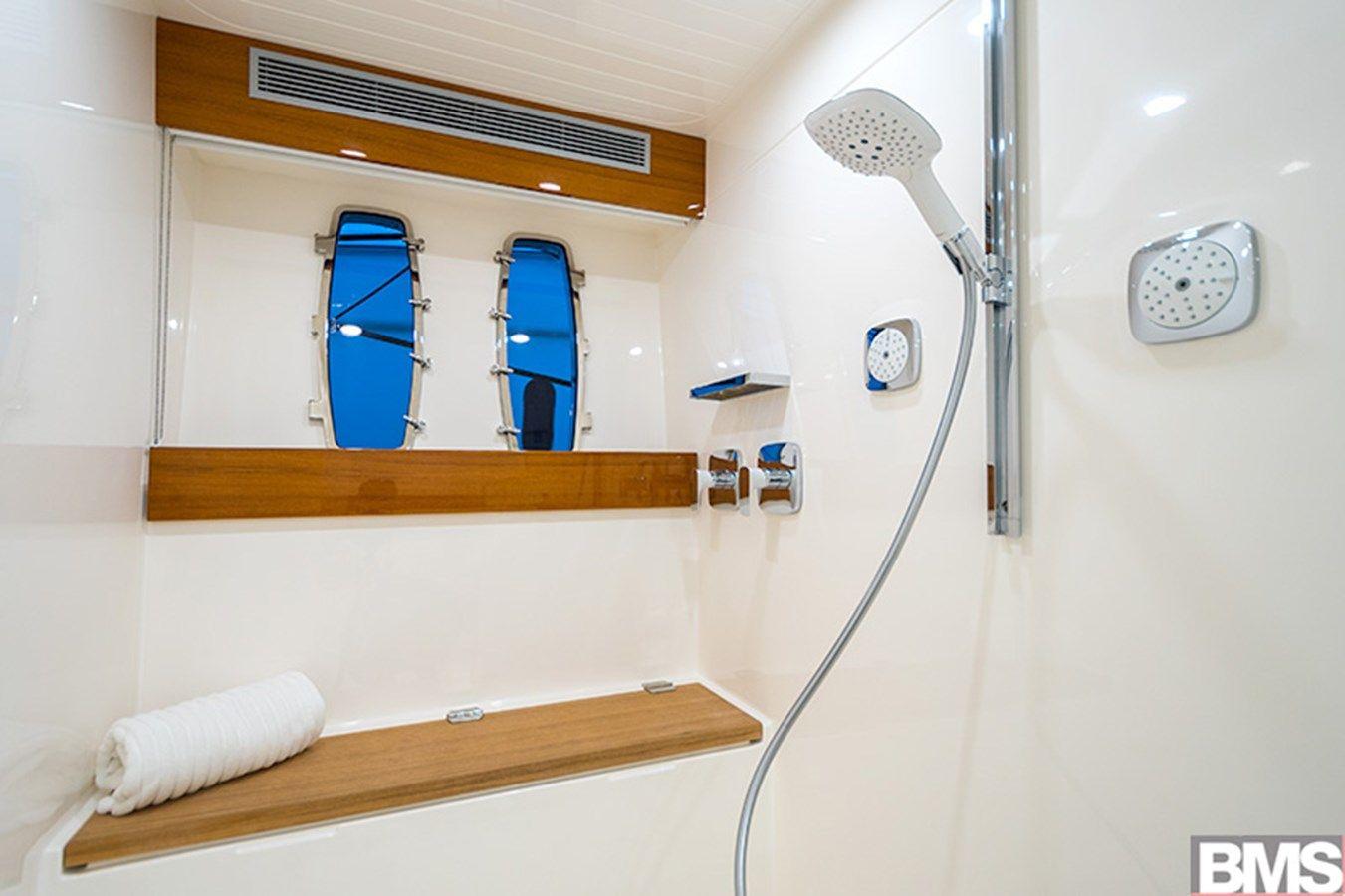 the best price on Maritimo M70 Cruising Motoryacht