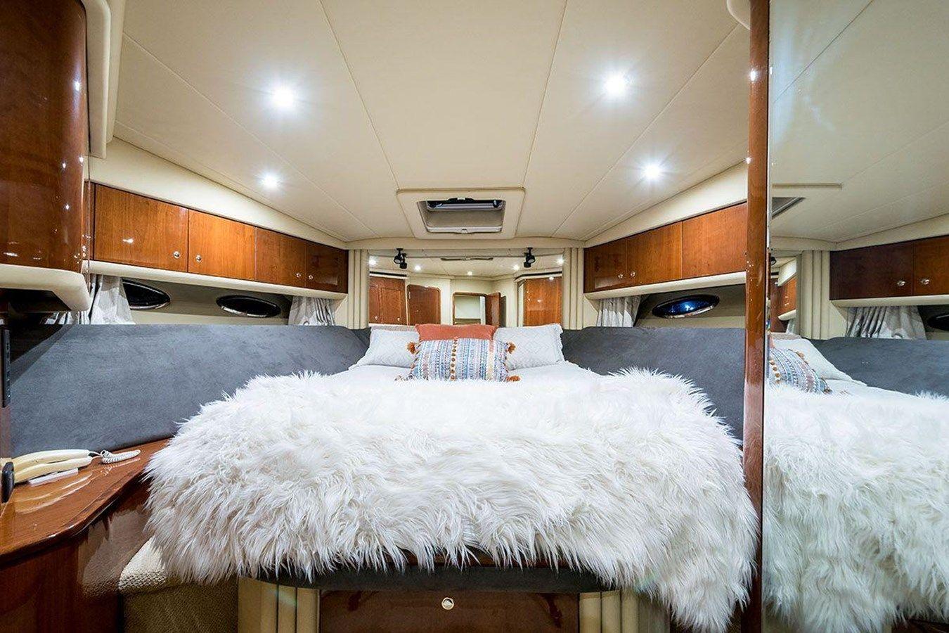 the best price on 2002 Sea Ray 540 Cockpit Motor Yacht - SEA RAY