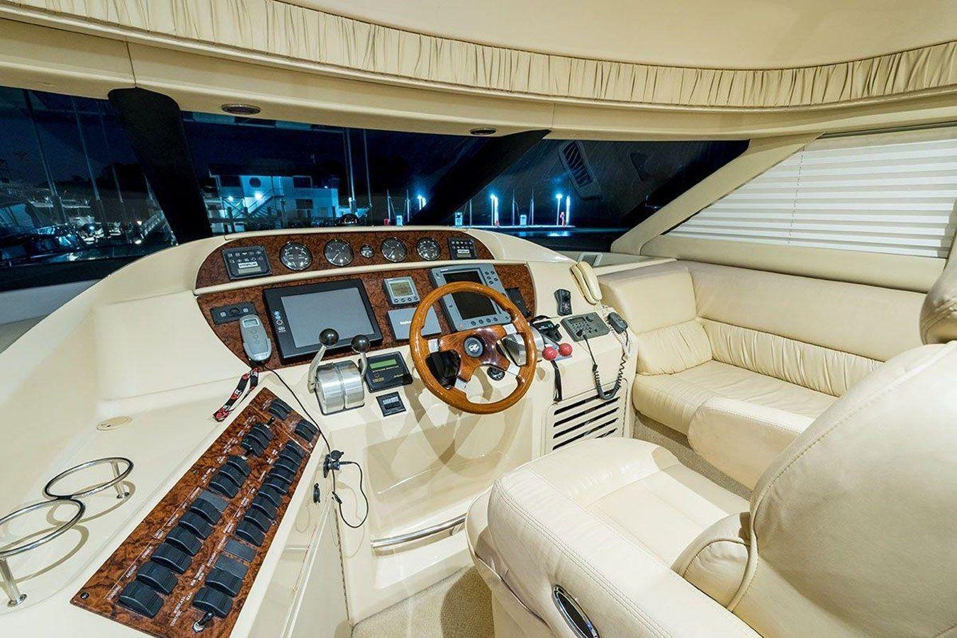 2002 Sea Ray 540 Cockpit Motor Yacht