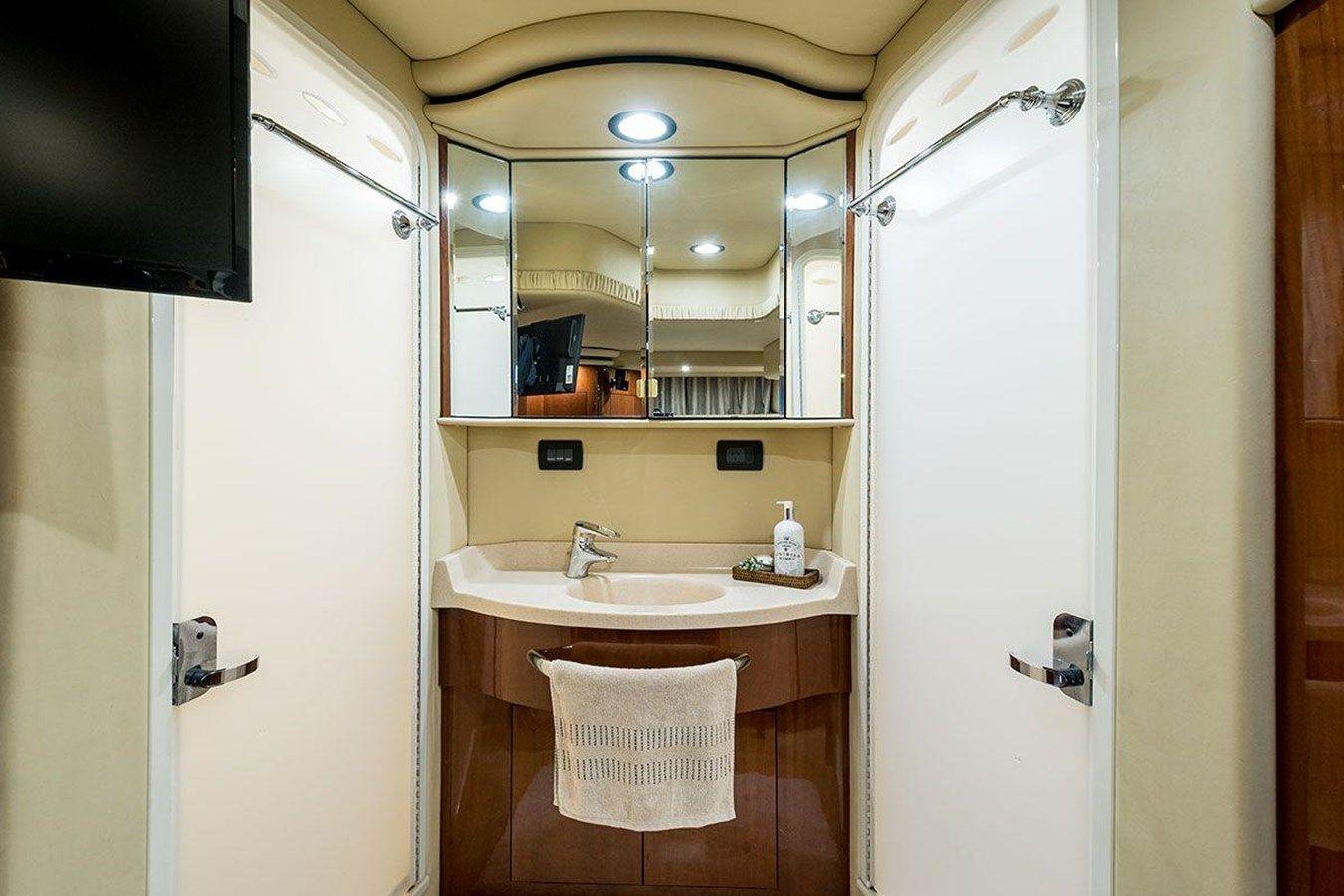 2002 Sea Ray 540 Cockpit Motor Yacht - SEA RAY yacht sale