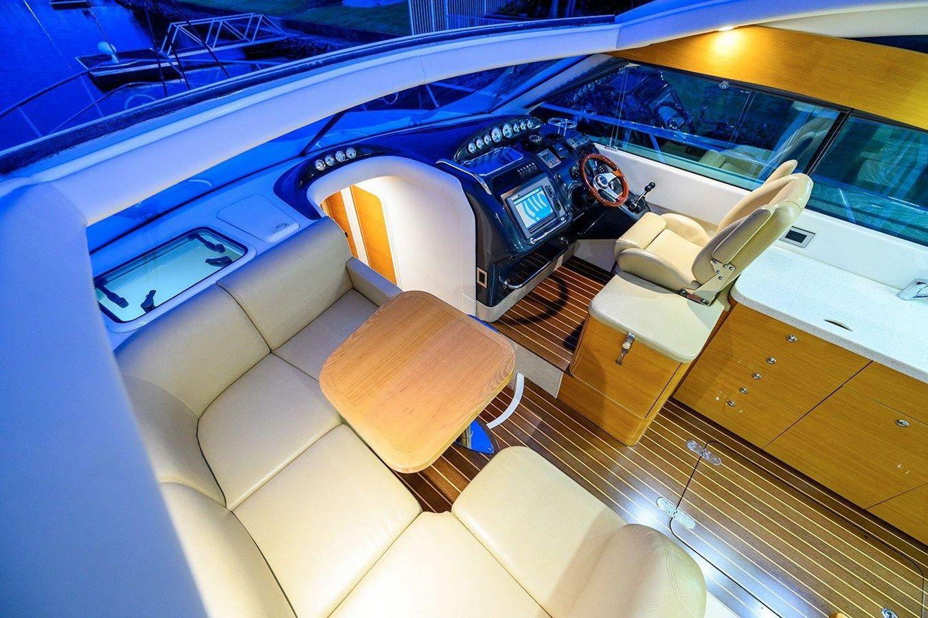 2009 Genesis 44 V Cruiser - GENESIS