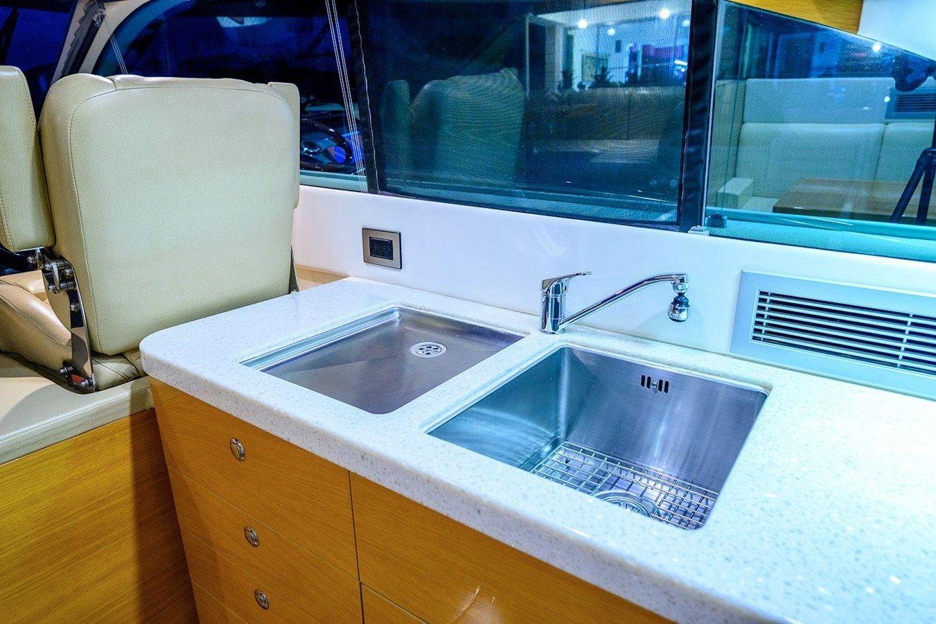 Купить 2009 Genesis 44 V Cruiser - GENESIS