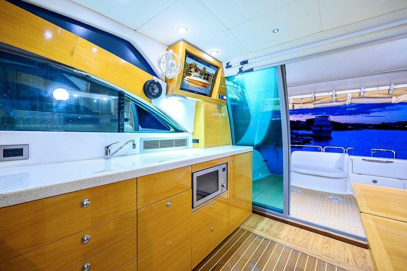 2009 Genesis 44 V Cruiser - GENESIS