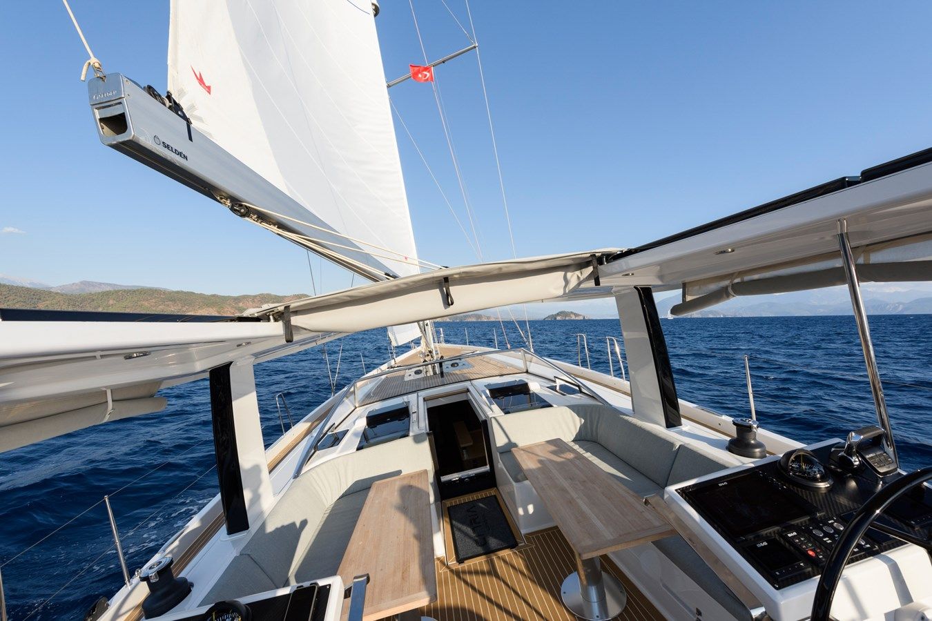 Buy a yacht HANSE 588 588