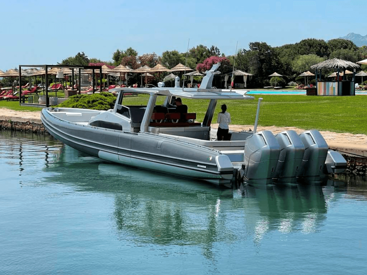 Купить яхту H2 Black Shiver 160 в Shestakov Yacht Sales