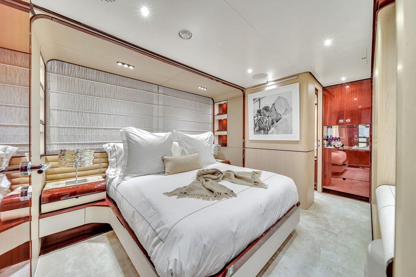 95 Raised Pilothouse - Azimut Yachts