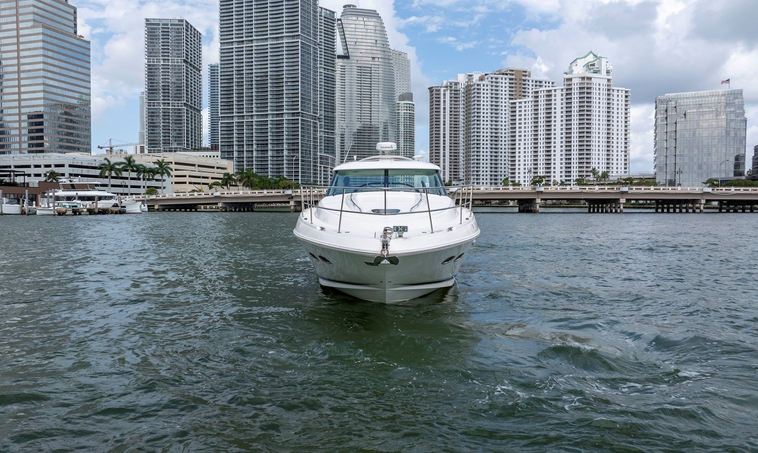 Купить яхту 43 Sundancer 43 Sundancer в Shestakov Yacht Sales