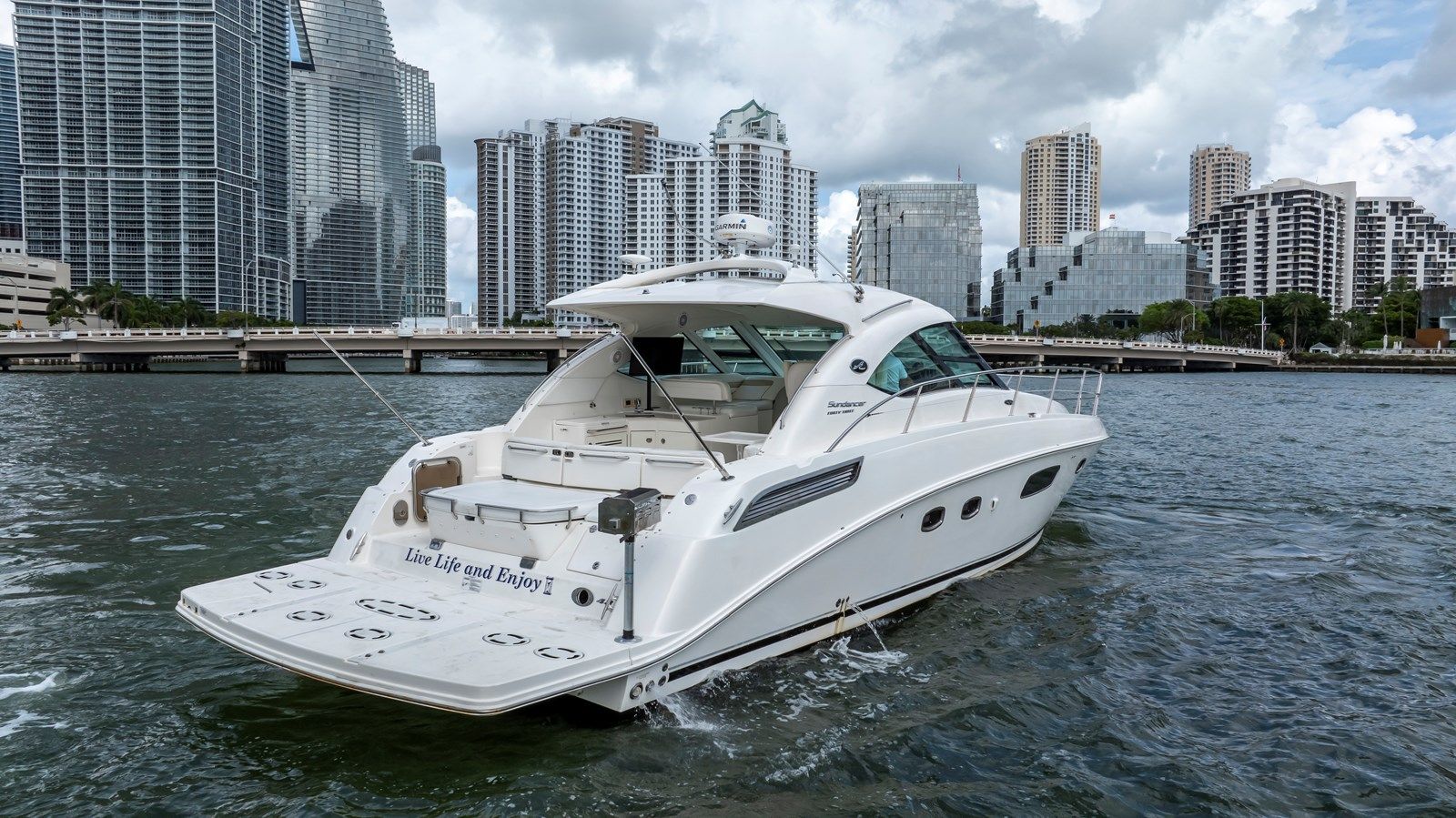 Лучшая цена на 43 Sundancer - SEA RAY