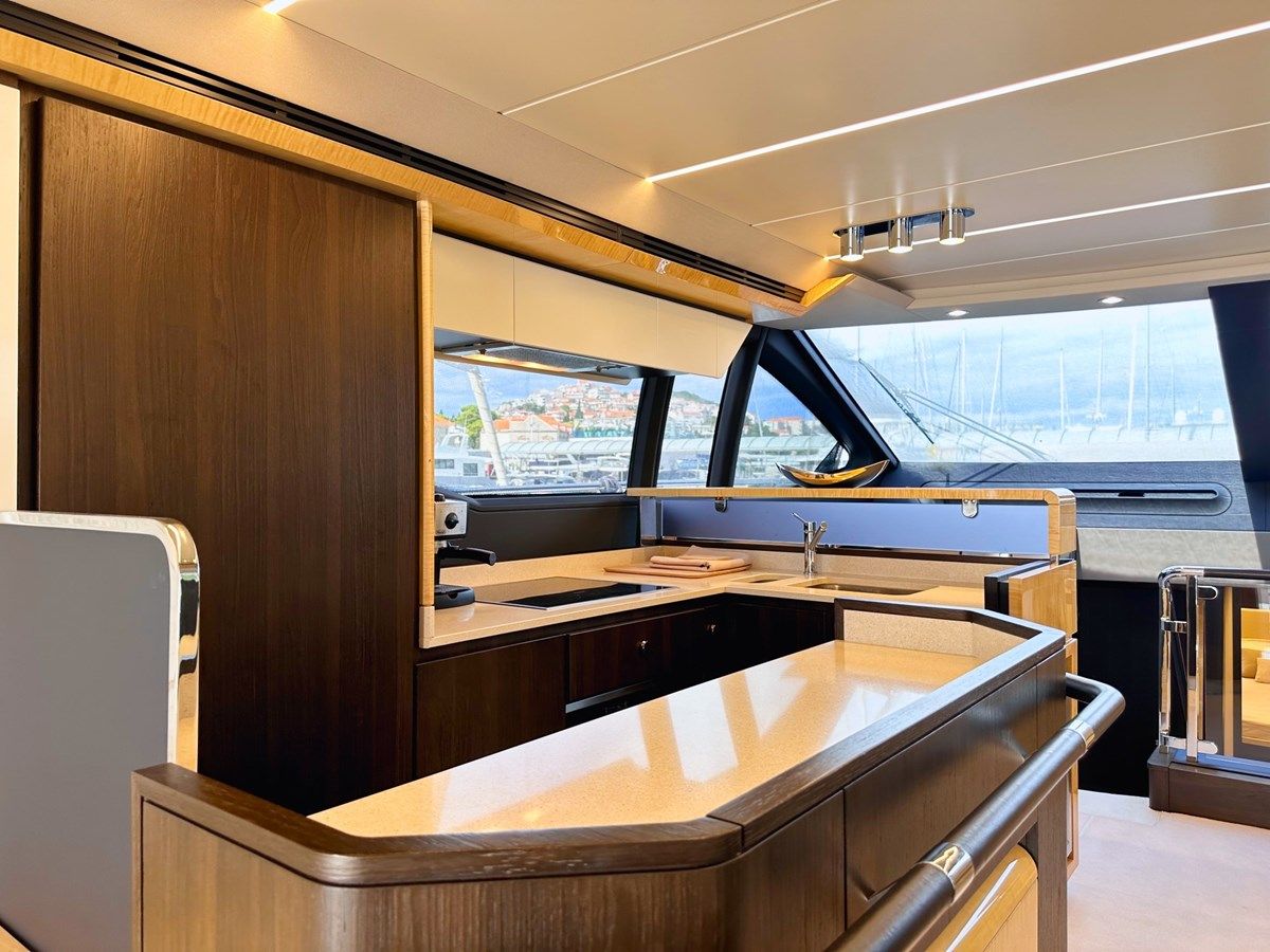 Buy a yacht TAMARA II 66 Fly