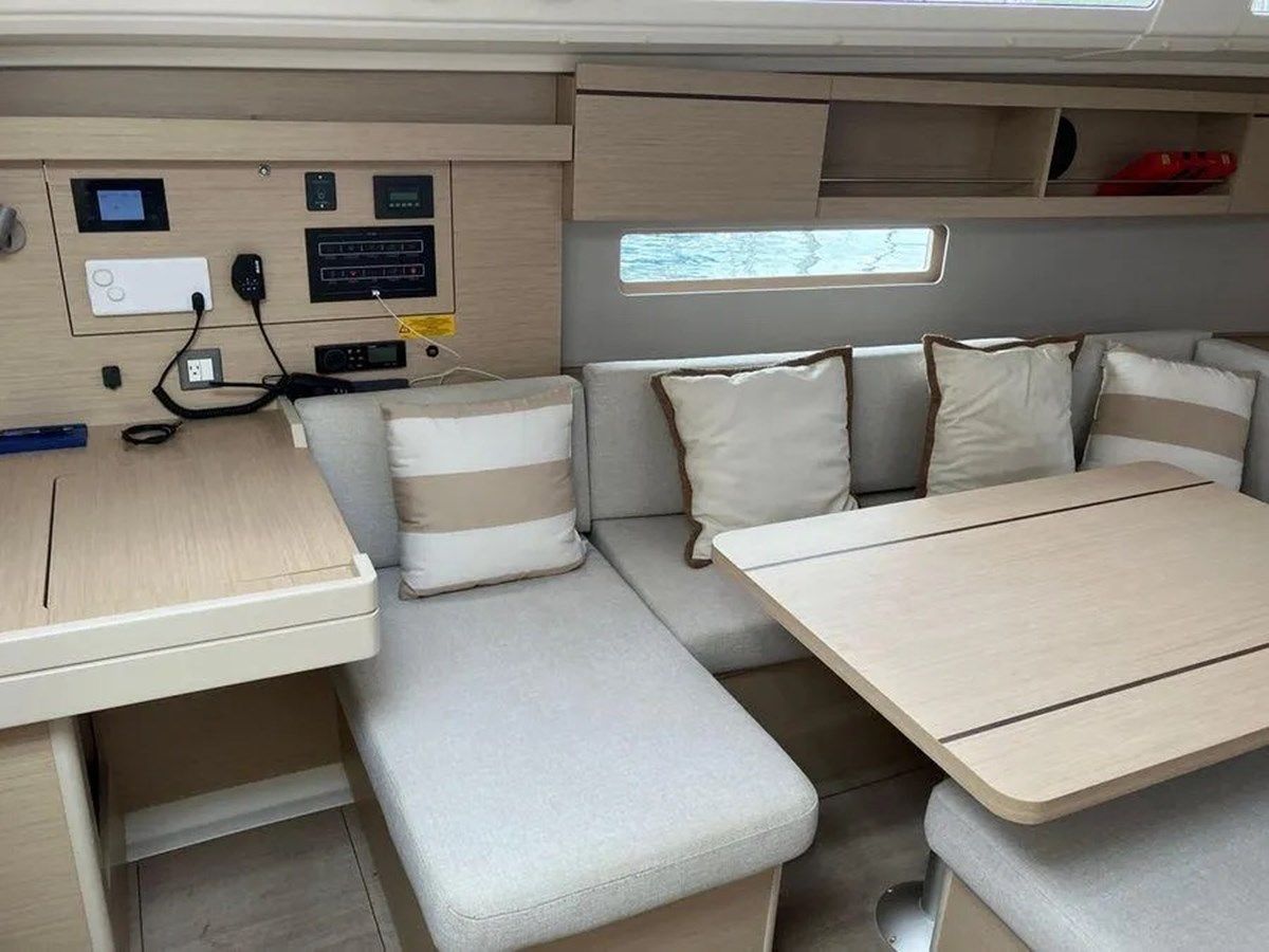 best yacht sales deals Eire Mon Oceanis 40.1