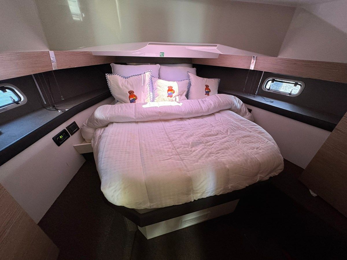 Купить яхту - 42 в Shestakov Yacht Sales