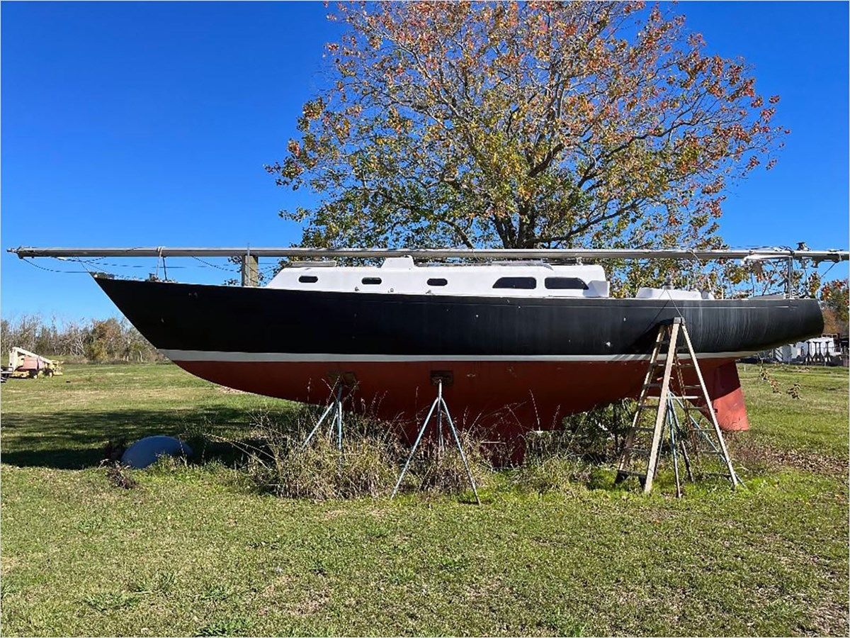 Купить 1969 HINCKLEY 38 - Hinckley