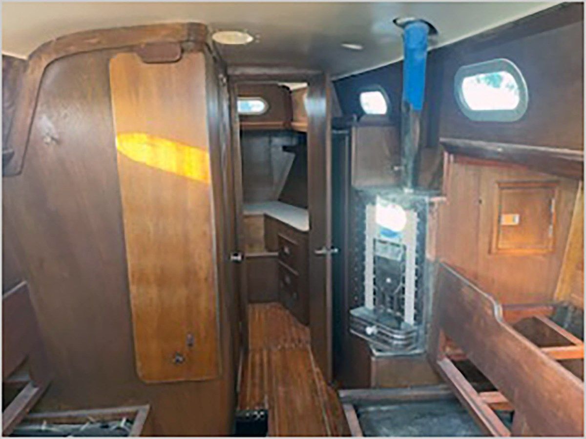 Купить 1969 HINCKLEY 38 - Hinckley