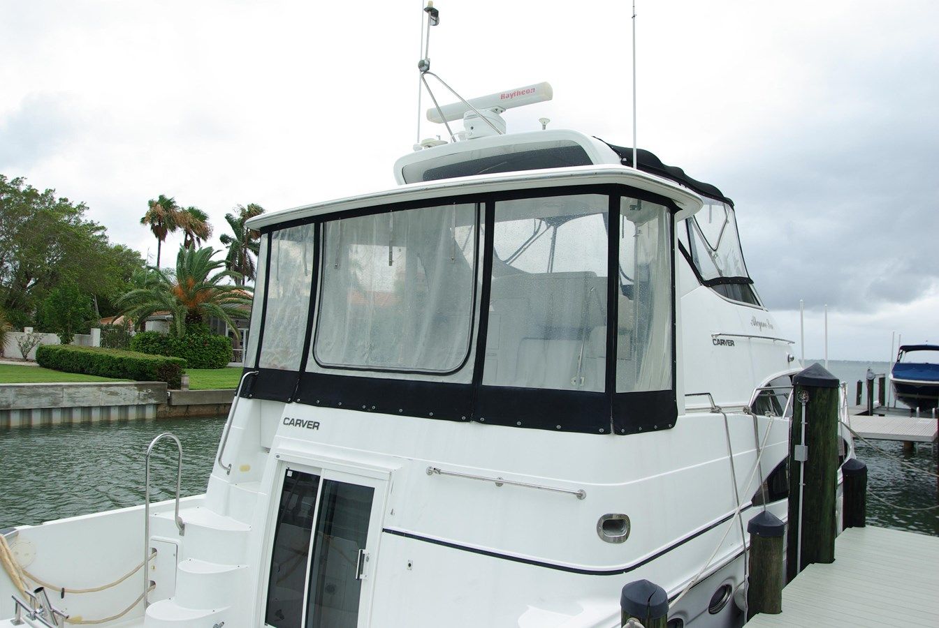 2001 Carver 444 Cockpit Motoryacht - Carver Yachts yacht sale