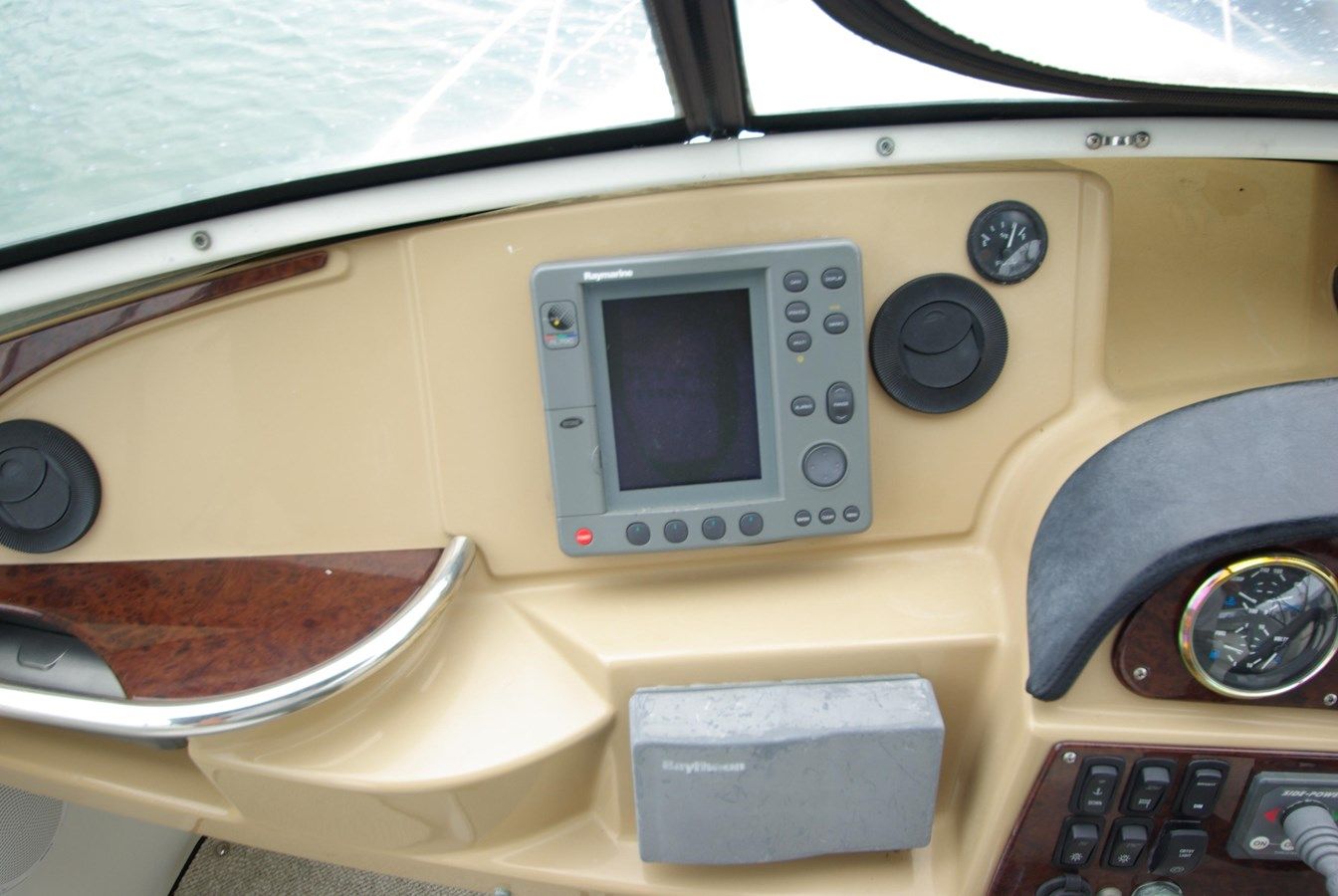 Buy a yacht 2001 Carver 444 Cockpit Motoryacht 444 Cockpit Motoryacht