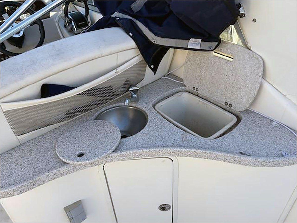 the best price on 2001 RINKER 310 FIESTA VEE - RINKER