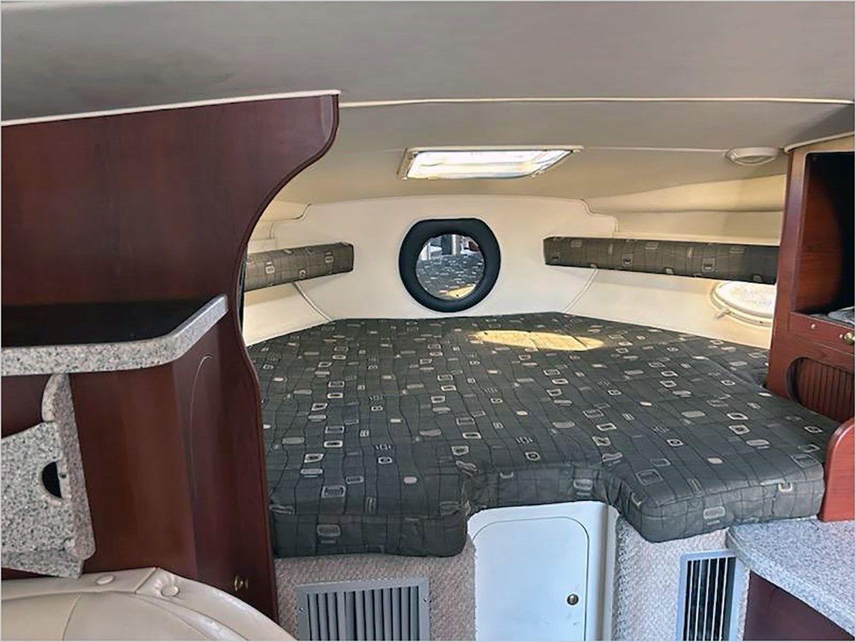 best yacht sales deals 2001 RINKER 310 FIESTA VEE - RINKER