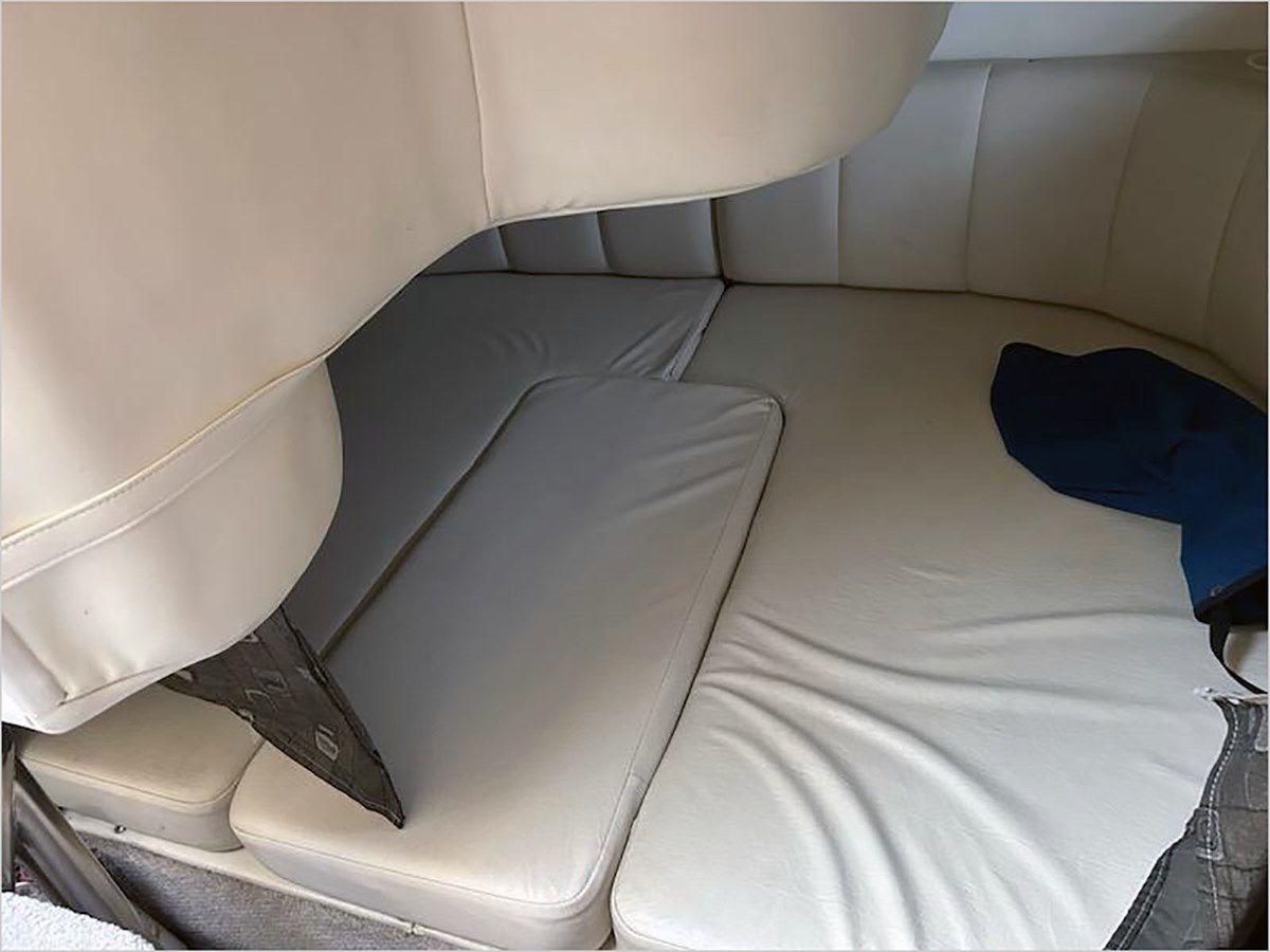 the best price on 2001 RINKER 310 FIESTA VEE